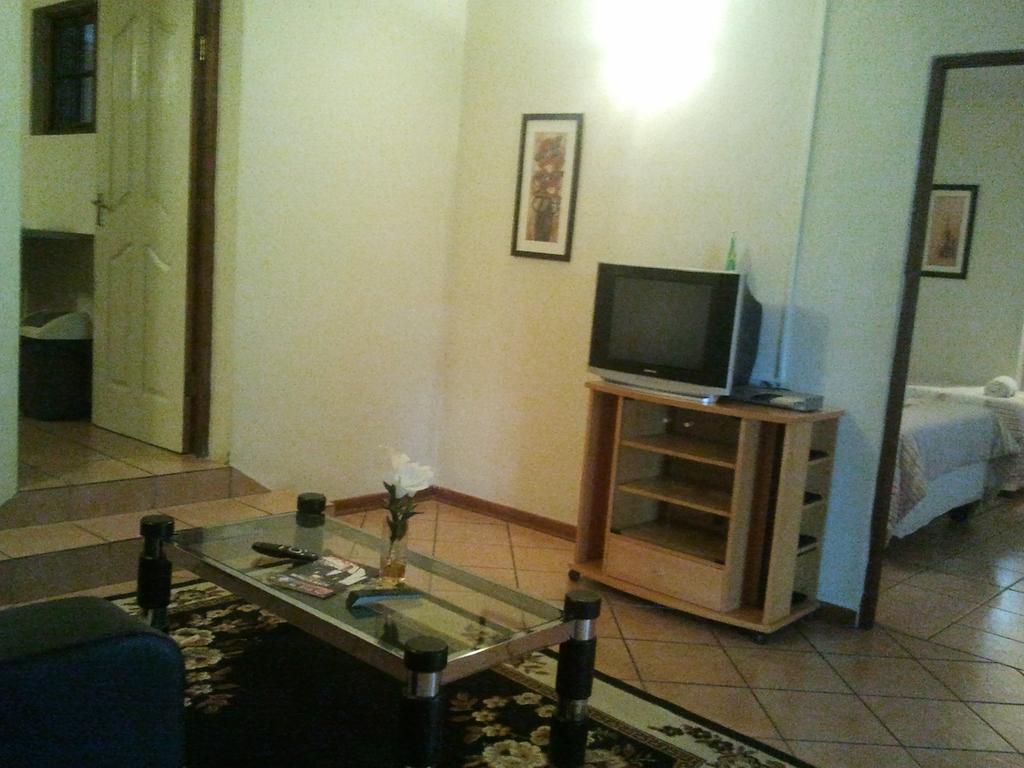 Country Link Guest Lodge Komatipoort Room photo